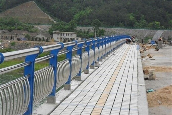 海东不锈钢桥梁灯光护栏
