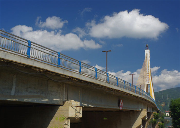 海东不锈钢桥梁护栏安装维护方案